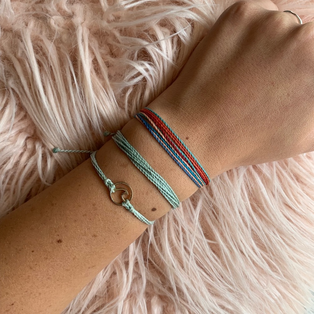 2 Pura Vida Bracelets
